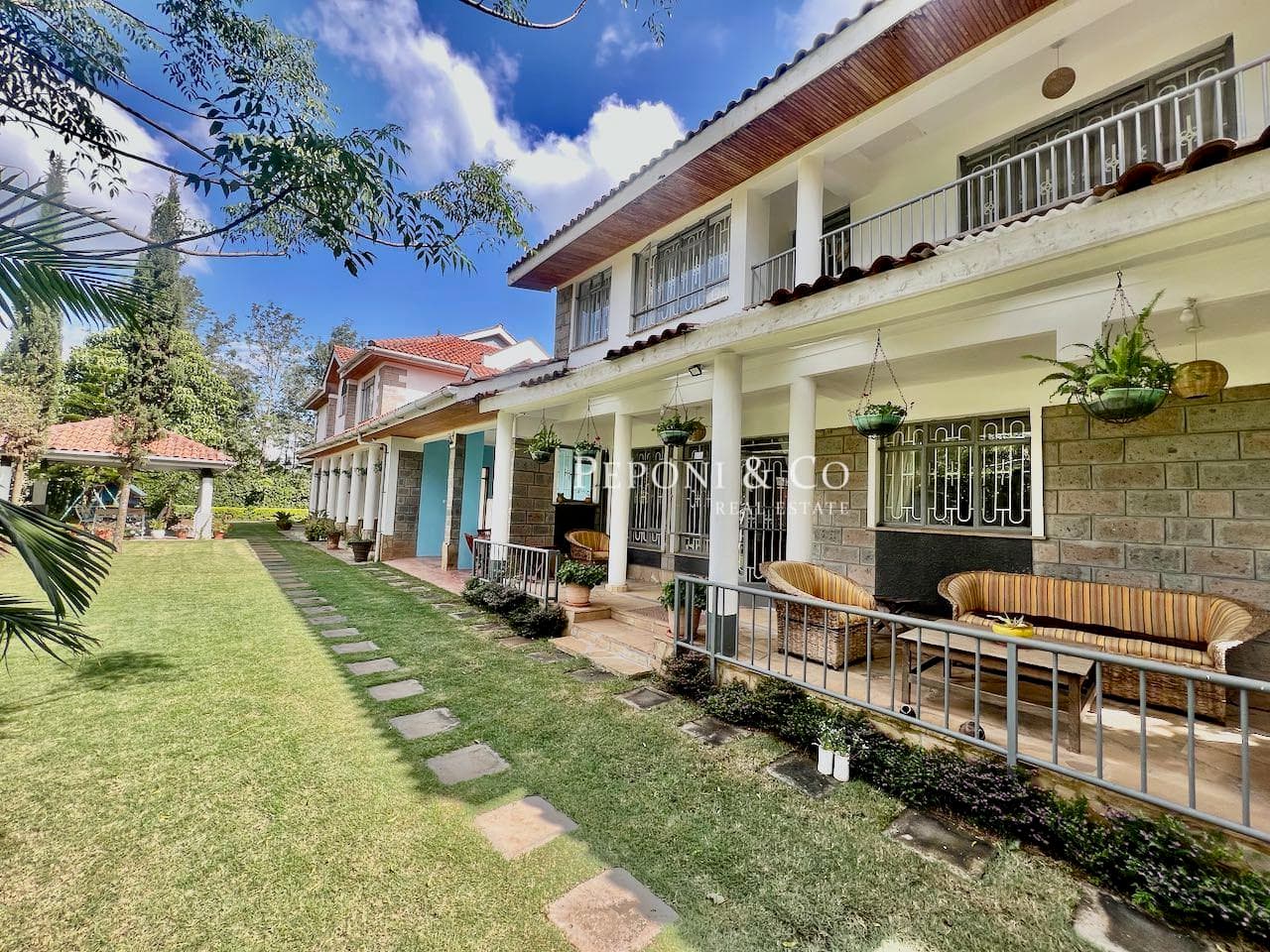 Furnished family home - Photo 1